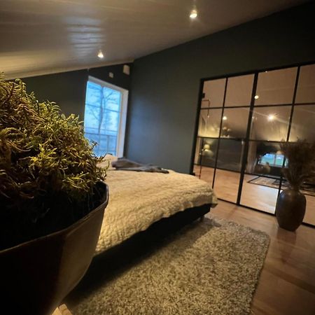 Mysig Laegenhet Med Oeppen Planloesning Pa Haestgard. Villa Ljung Eksteriør billede