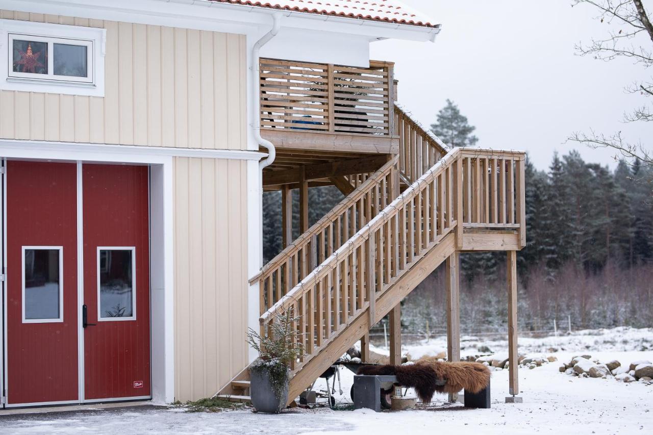 Mysig Laegenhet Med Oeppen Planloesning Pa Haestgard. Villa Ljung Eksteriør billede
