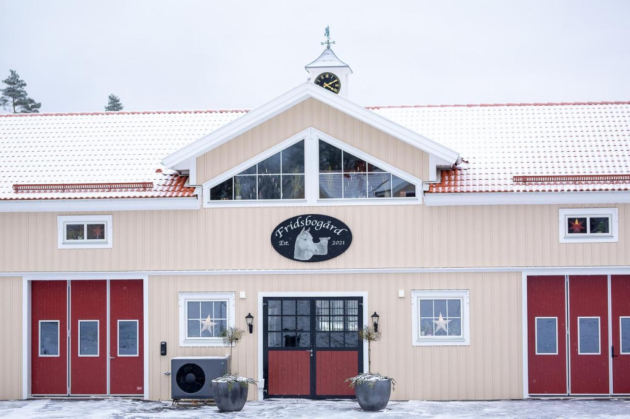 Mysig Laegenhet Med Oeppen Planloesning Pa Haestgard. Villa Ljung Eksteriør billede